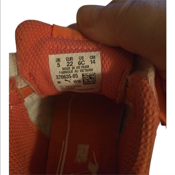 Puma Kids Sparkly Pink Sneakers-Size 6C EUC - Picture 5 of 6